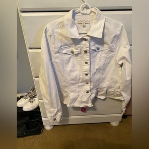 Women’s white jean jacket